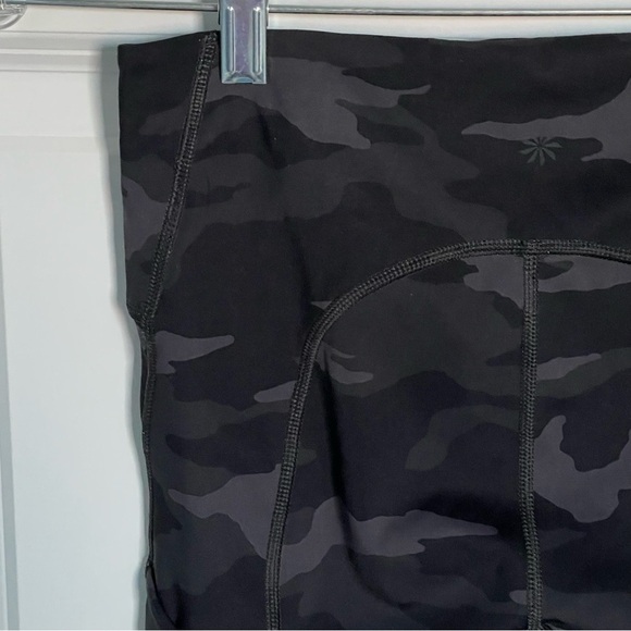 Athleta Ultimate Stash Pocket 7/8 Tight Camouflage Black Gray - 29976 - Picture 10 of 16